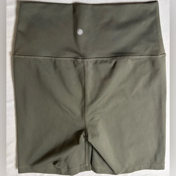 Yogalicious Lux Forest Green Biker Shorts Size Small - Picture 2 of 4